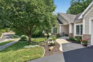 506 Hawthorne Woods Dr, Eagan, MN 55123 - Photo 22
