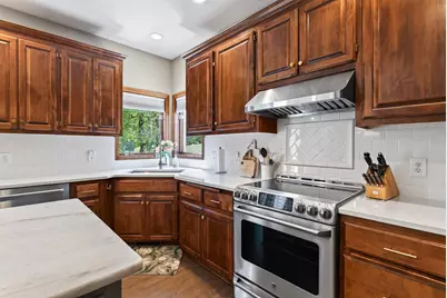 506 Hawthorne Woods Drive, Eagan, MN 55123 - Photo 38