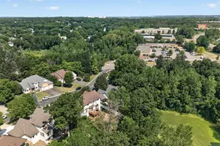 506 Hawthorne Woods Dr, Eagan, MN 55123 - Photo 86