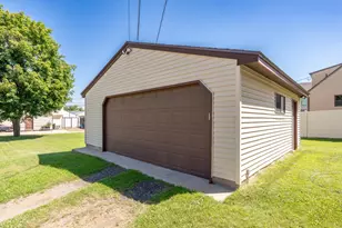 239 3rd Ave W, Shakopee, MN 55379 - Photo 4