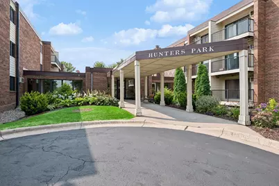 4 Pine Tree Drive #215, Arden Hills, MN 55112 - Photo 2