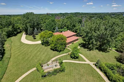 185 Pioneer Trl, Chanhassen, MN 55317 - Photo 6