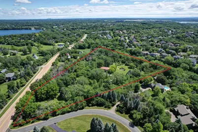 185 Pioneer Trl, Chanhassen, MN 55317 - Photo 2