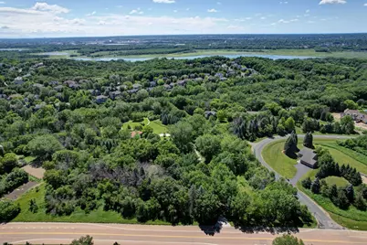 185 Pioneer Trl, Chanhassen, MN 55317 - Photo 10