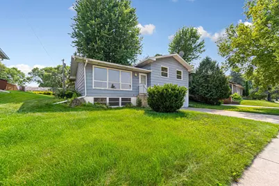2604 26th Street NW, Rochester, MN 55901 - Photo 2