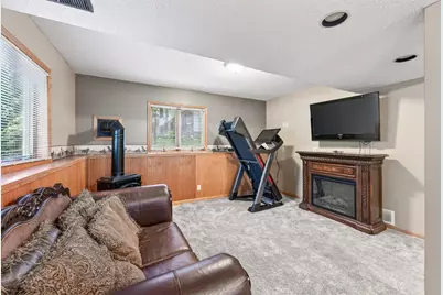 2048 17th Avenue E, North Saint Paul, MN 55109 - Photo 14