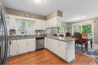 2048 17th Avenue E, North Saint Paul, MN 55109 - Photo 8