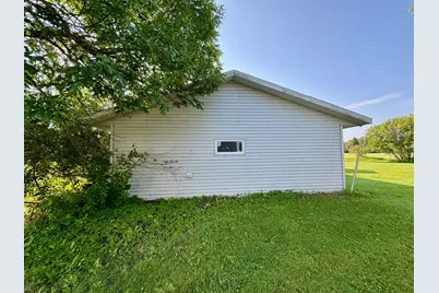 233 Oak Road, Warroad, MN 56763 - Photo 4