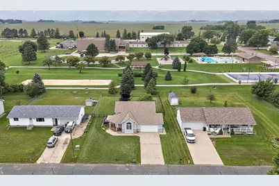 908 W 1st Street, West Concord, MN 55985 - Photo 2