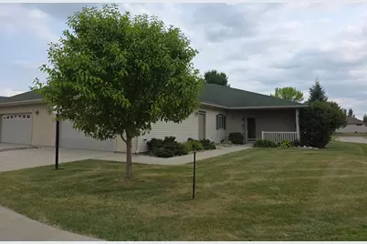 972 33rd Street S, Moorhead, MN 56560 - Photo 2