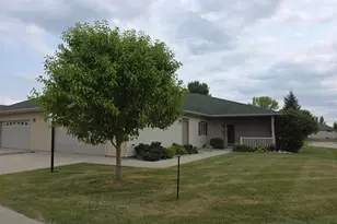 972 33rd St S, Moorhead, MN 56560 - Photo 2
