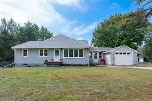 125 Elm Dr, Carver, MN 55315 - Photo 2