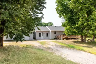 518 N Otter Ave, Parkers Prairie, MN 56361 - Photo 2