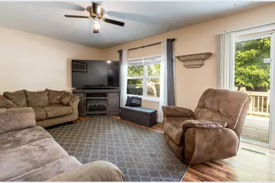 518 N Otter Avenue, Parkers Prairie, MN 56361 - Photo 10