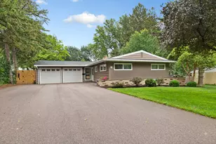 17 9th Ave SE, Faribault, MN 55021 - Photo 2