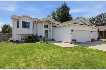 1227 38th Avenue S, Moorhead, MN 56560 - Photo 2