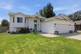 1227 38th Ave S, Moorhead, MN 56560 - Photo 2