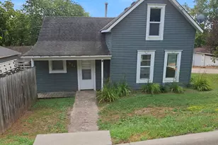 321 3rd St W, Carver, MN 55315 - Photo 2