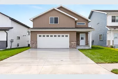 2515 38th Avenue S, Moorhead, MN 56560 - Photo 1