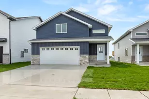 2623 38th Ave S, Moorhead, MN 56560 - Photo 1