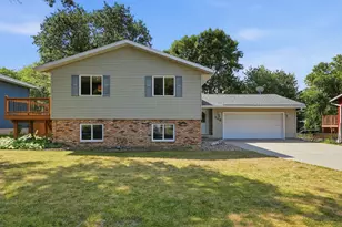 736 11th St N, Sauk Rapids, MN 56379 - Photo 1