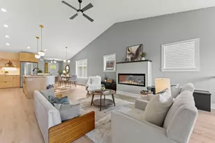 257 McCarrons Pl W, Roseville, MN 55113 - Photo 6