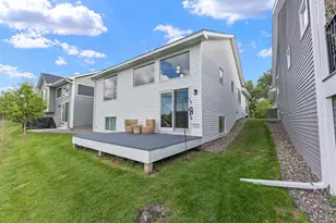 257 McCarrons Pl W, Roseville, MN 55113 - Photo 4
