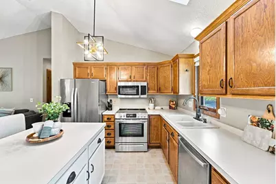19002 Barrington Drive, Eden Prairie, MN 55346 - Photo 8
