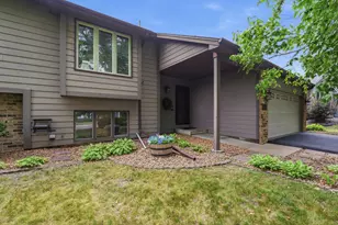 19002 Barrington Dr, Eden Prairie, MN 55346 - Photo 28