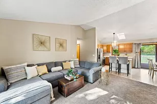 19002 Barrington Dr, Eden Prairie, MN 55346 - Photo 6