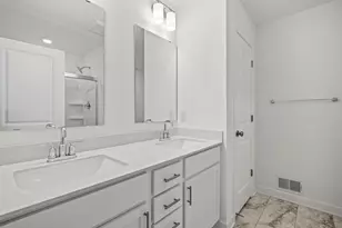 18326 Gladiator Dr, Lakeville, MN 55044 - Photo 10