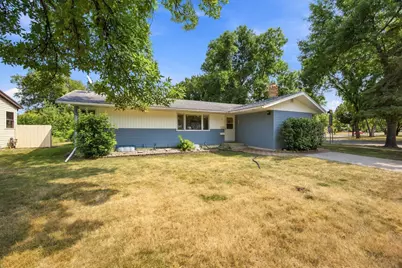 1914 15th Street S, Moorhead, MN 56560 - Photo 2
