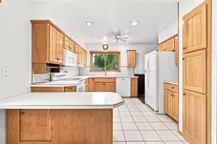 1914 15th St S, Moorhead, MN 56560 - Photo 6