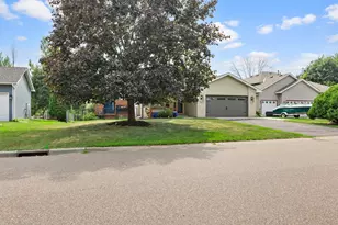 7419 52nd St N, Oakdale, MN 55128 - Photo 2