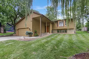 13529 1st Ave S, Burnsville, MN 55337 - Photo 2