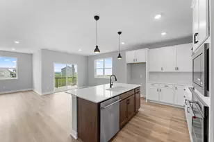 2141 Blf Hts Dr, Shakopee, MN 55379 - Photo 8