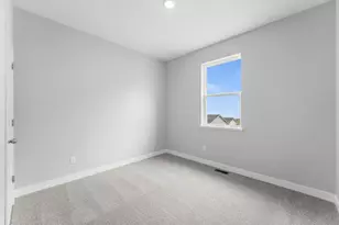 2141 Blf Hts Dr, Shakopee, MN 55379 - Photo 28