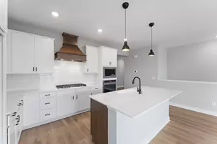 2141 Blf Hts Dr, Shakopee, MN 55379 - Photo 6