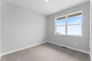 2141 Blf Hts Dr, Shakopee, MN 55379 - Photo 26