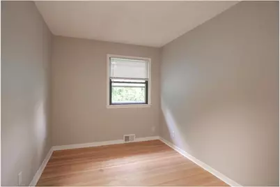 5412 Maryland Avenue N, Crystal, MN 55428 - Photo 12