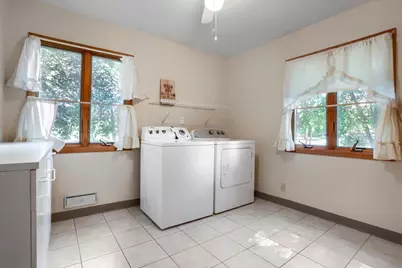 2021 English Street, Maplewood, MN 55109 - Photo 10