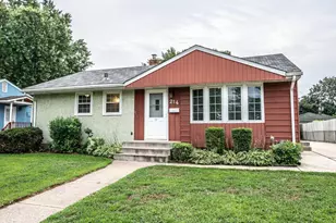 214 Poplar St E, South Saint Paul, MN 55075 - Photo 1