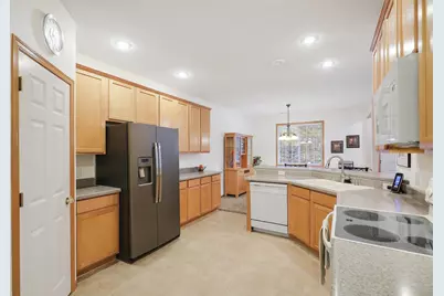 10881 Oak Grove Circle #B, Woodbury, MN 55129 - Photo 16