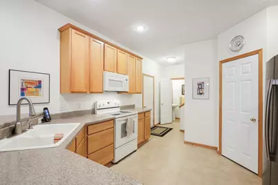 10881 Oak Grove Circle #B, Woodbury, MN 55129 - Photo 18