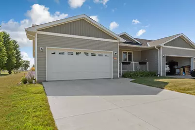 611 Mari Dean Boulevard #6, Lake Crystal, MN 56055 - Photo 2