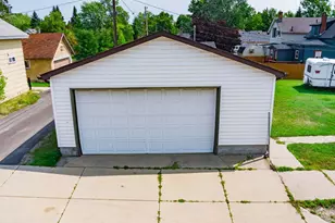 230 3rd St NW, Chisholm, MN 55719 - Photo 2