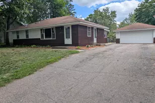 10213 Wentworth Ave S, Bloomington, MN 55420 - Photo 2