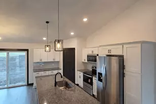 350 Stoneridge Ln NE, Owatonna, MN 55060 - Photo 4