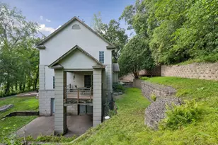 3215 Hazelwood W, Minnetonka, MN 55391 - Photo 4