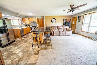 288 E Summit Avenue, Ellsworth, WI 54011 - Photo 4